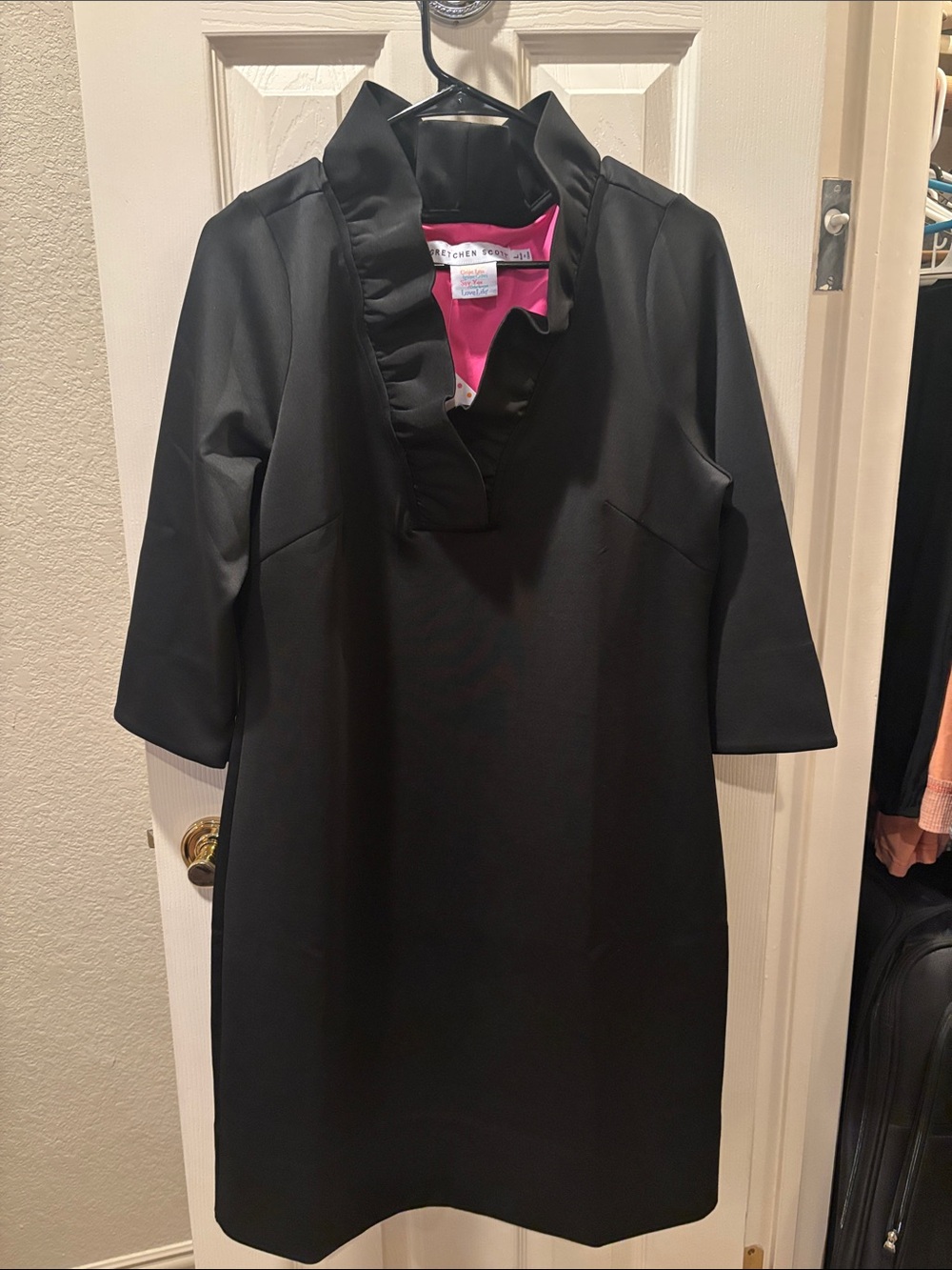 NWT Gretchen Scott Black Ruffneck Jersey Dress Hot Pink Lining Contrast L Large